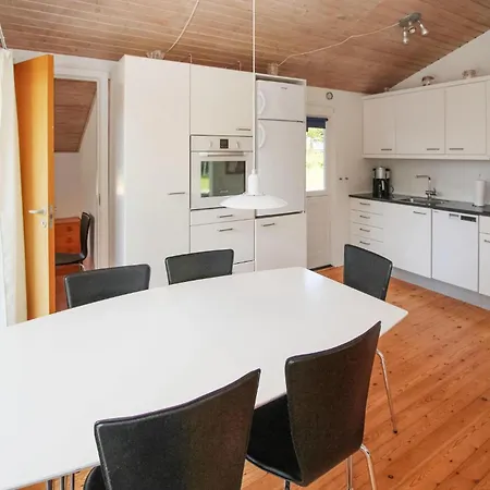 In Samso With Kitchen Onsbjerg